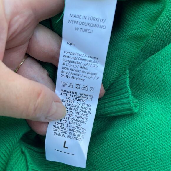 Made in Turkey , two piece set size L Kelly Green top and skirt. - Picture 12 of 13